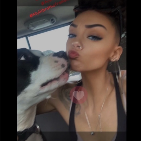 Welcome to my closet! My names D, I have SOO MUCH UNLISTED….And 🖤 trading! - Picture 11 of 12